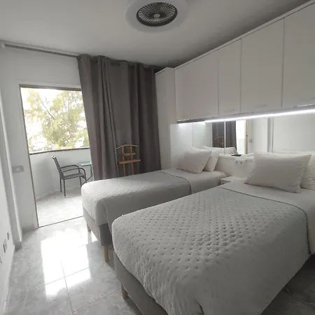 Vivienda Agaete Parque * 普拉亚戴尔雷安格莱斯